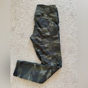 Athleta Women’s Green Camouflage Leggings